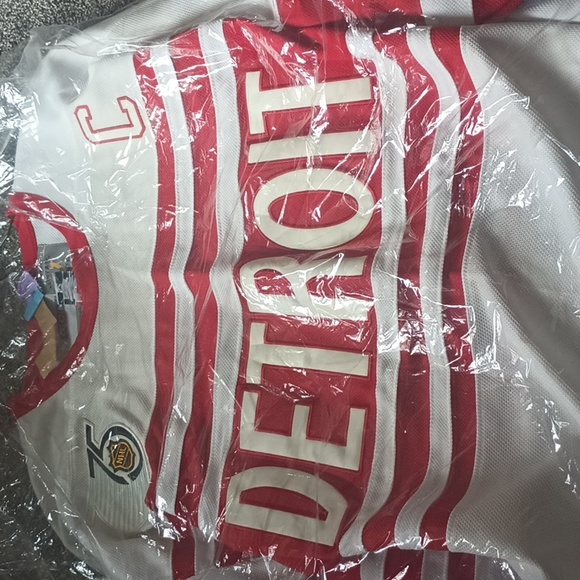 Yzerman official jersey - Picture 2 of 3